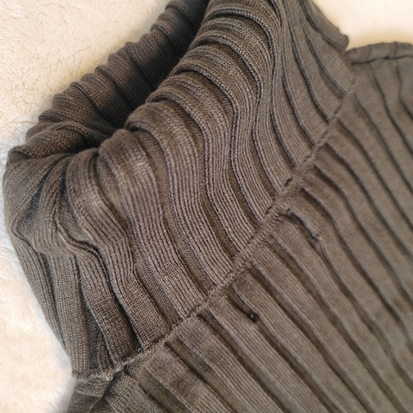 SFW Long Sleeve Ribbed Turtleneck Size XS - Picture 5 of 6
